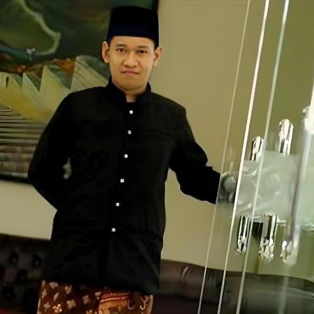 Yusro Hotel Restaurant & Convention Jombang Exterior photo