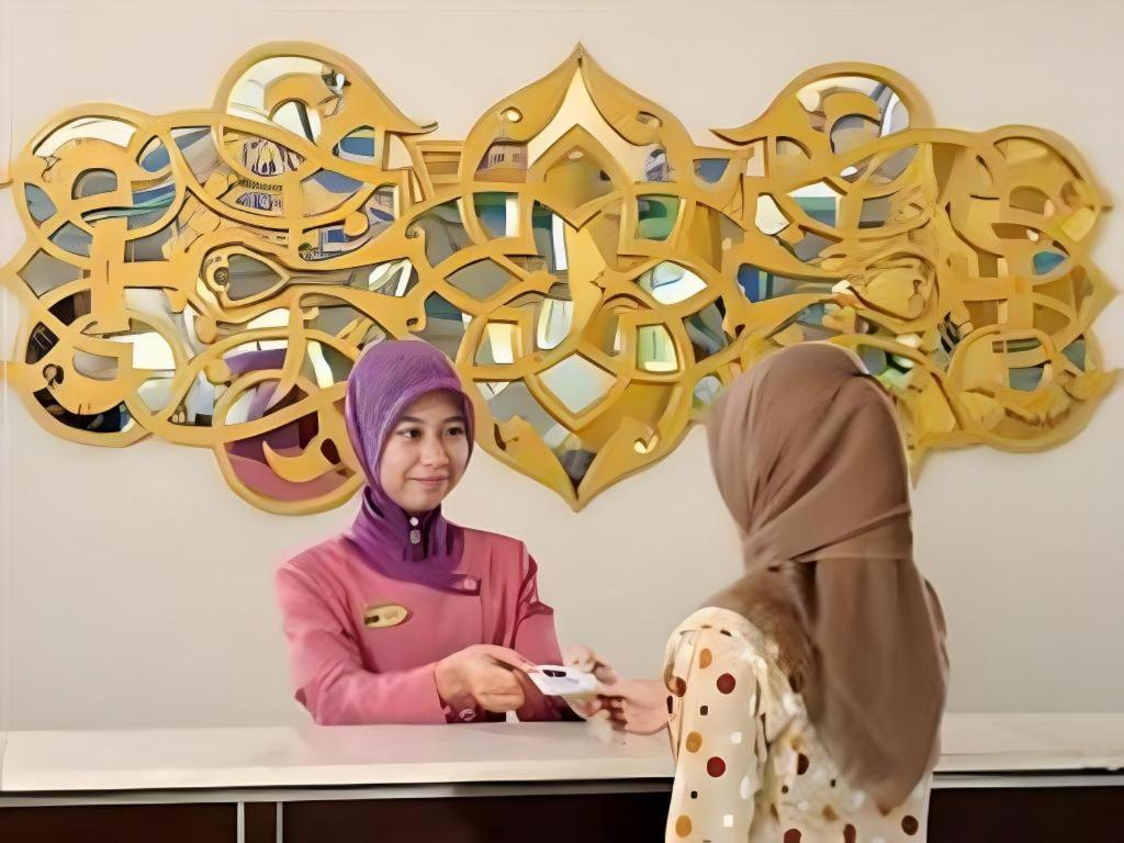 Yusro Hotel Restaurant & Convention Jombang Exterior photo