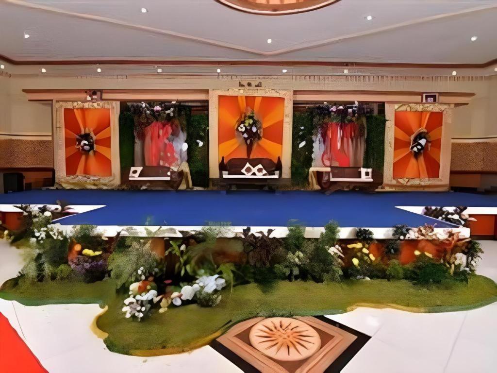 Yusro Hotel Restaurant & Convention Jombang Exterior photo