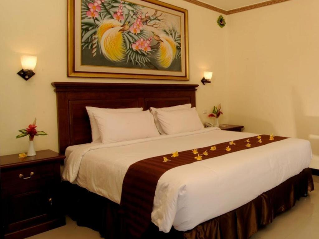 Yusro Hotel Restaurant & Convention Jombang Exterior photo